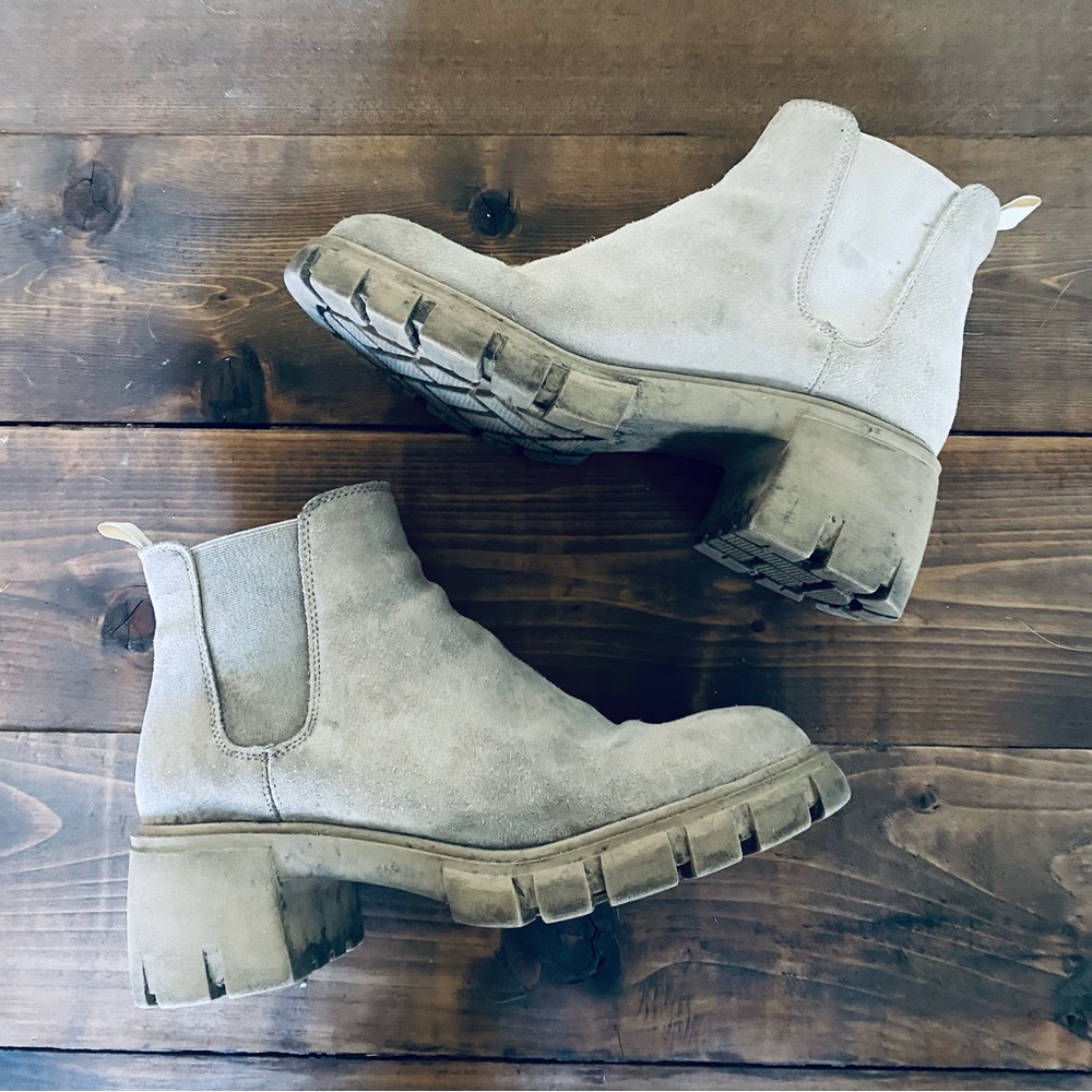 Steve Madden Howler tan Chelsea boots